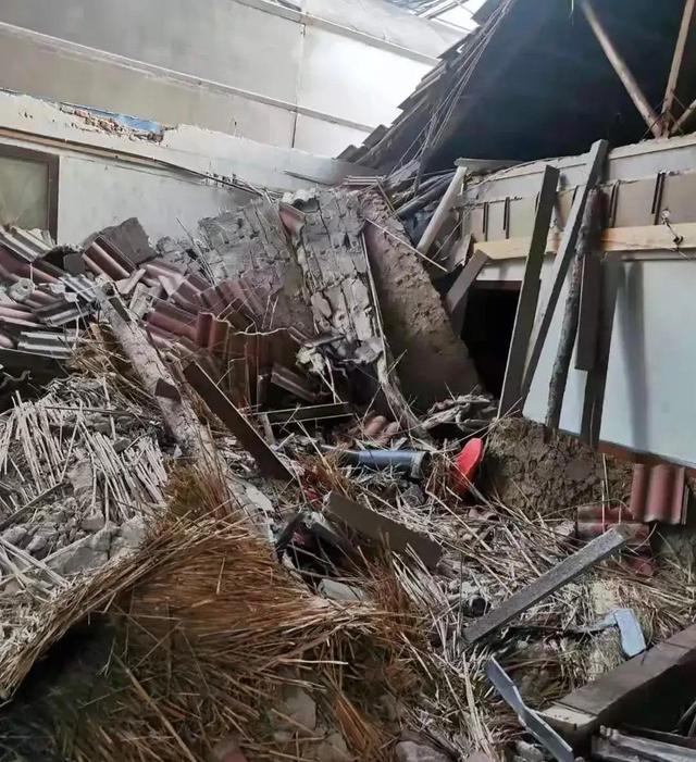 揪心！豆腐渣工程坍塌致3歲孩童身亡，引人深思